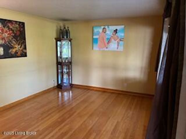 3212 Carrie Dr, Louisville, KY 40216