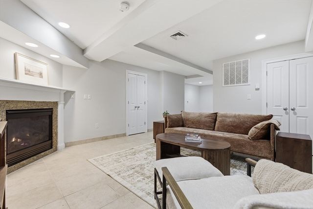 69 High Street 2, Boston, MA 02129