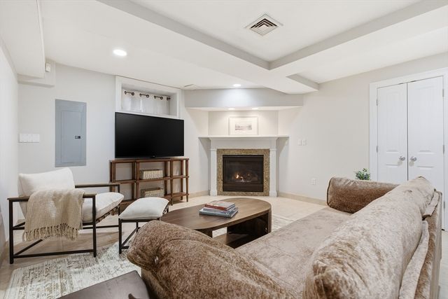 69 High Street 2, Boston, MA 02129