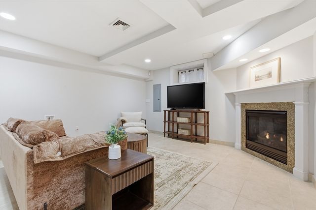 69 High Street 2, Boston, MA 02129