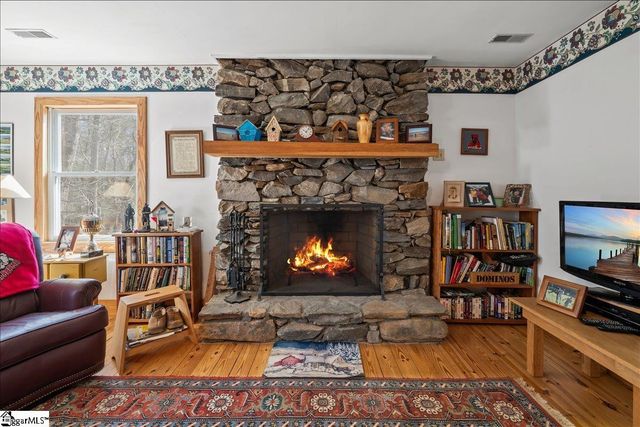 512 Doe Run, Pickens, SC 29671