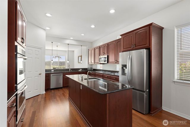 8025 Columbia Way NE, Lacey, WA 98516