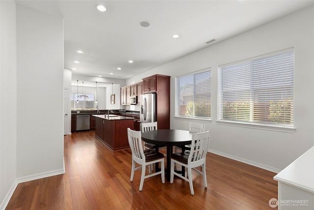 8025 Columbia Way NE, Lacey, WA 98516