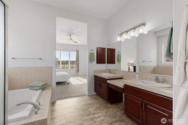 8025 Columbia Way NE, Lacey, WA 98516