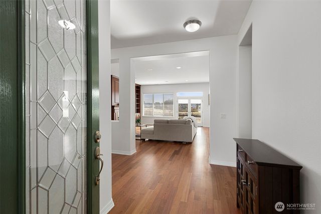 8025 Columbia Way NE, Lacey, WA 98516