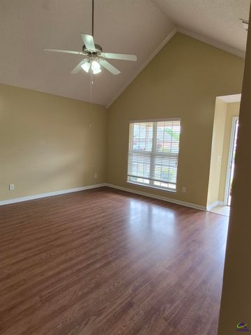 217 Cart Path Way, Bonaire, GA 31005
