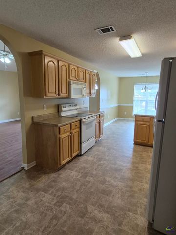 217 Cart Path Way, Bonaire, GA 31005