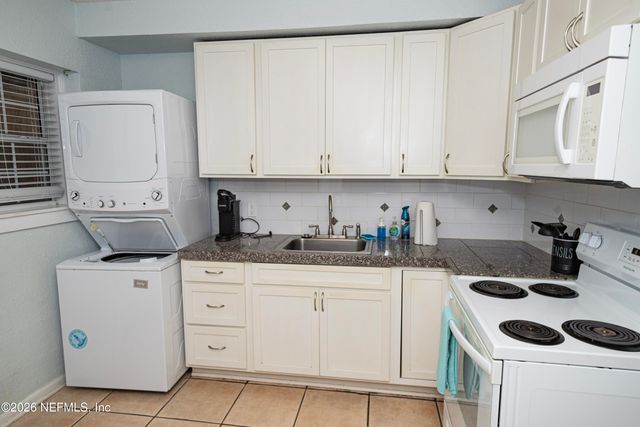 218 4TH Avenue S, Jacksonville Beach, FL 32250