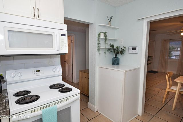 218 4TH Avenue S, Jacksonville Beach, FL 32250
