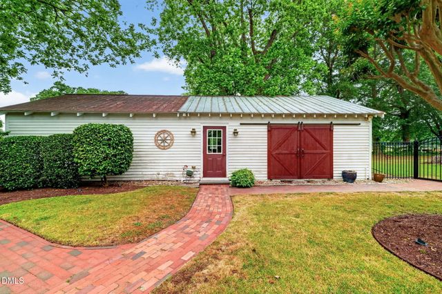 804 W Main Street, Benson, NC 27504
