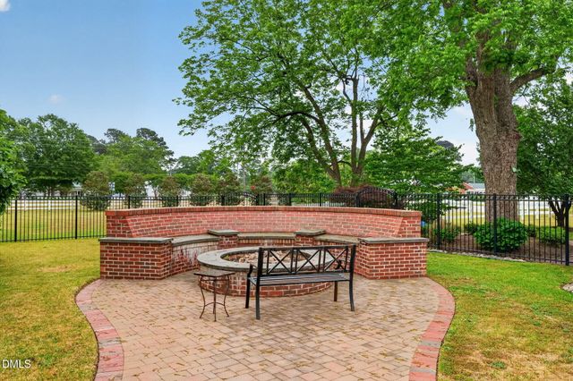 804 W Main Street, Benson, NC 27504