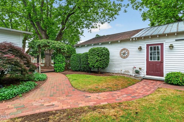804 W Main Street, Benson, NC 27504