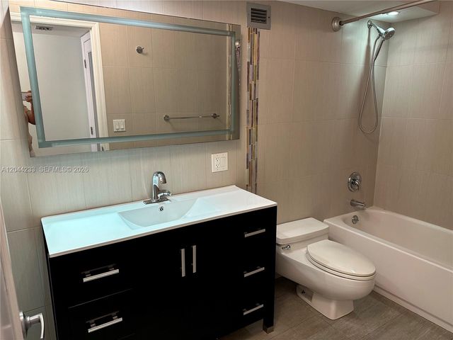 6039 Collins Avenue 1205, Miami Beach, FL 33140