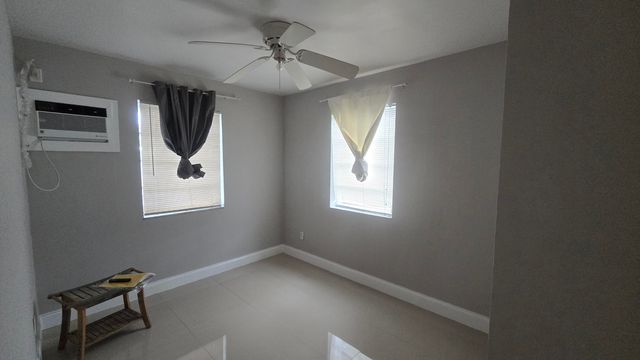 1933 NE 48th Street, Pompano Beach, FL 33064