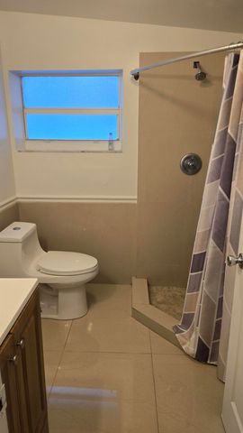 1933 NE 48th Street, Pompano Beach, FL 33064