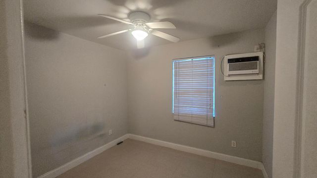 1933 NE 48th Street, Pompano Beach, FL 33064