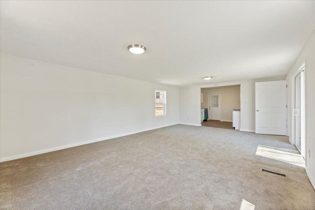 114 RIORDAN Street, Crescent, IA 51526