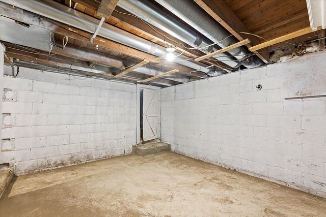 114 RIORDAN Street, Crescent, IA 51526