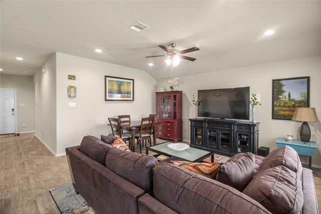 6706 Twin Oaks Lane, Rosenberg, TX 77469