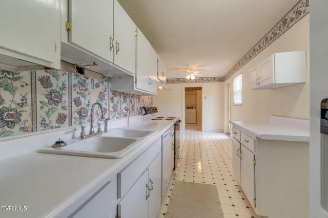503 Sunnyvale Drive, Johnson City, TN 37601