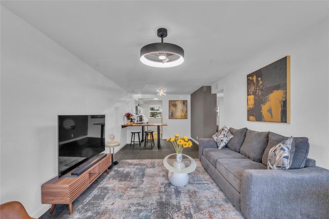 2607 NE 8th Avenue 34, Wilton Manors, FL 33334