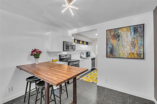 2607 NE 8th Avenue 34, Wilton Manors, FL 33334