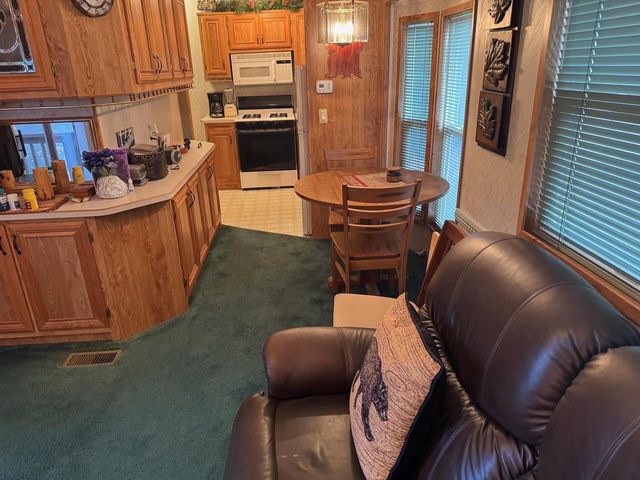 140 Lake Shore Drive, Wisconsin Dells, WI 53965