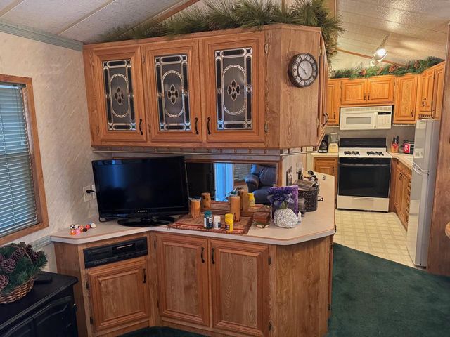 140 Lake Shore Drive, Wisconsin Dells, WI 53965