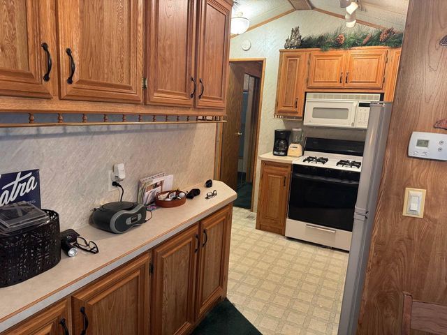 140 Lake Shore Drive, Wisconsin Dells, WI 53965