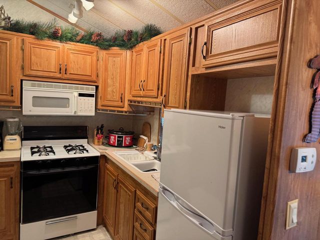 140 Lake Shore Drive, Wisconsin Dells, WI 53965