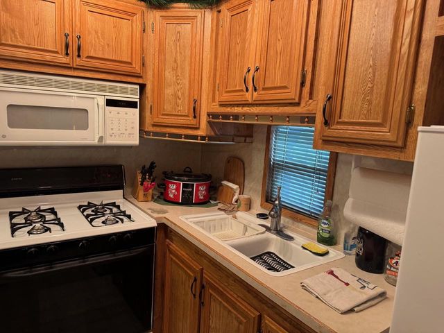 140 Lake Shore Drive, Wisconsin Dells, WI 53965