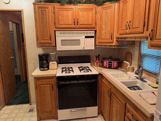 140 Lake Shore Drive, Wisconsin Dells, WI 53965