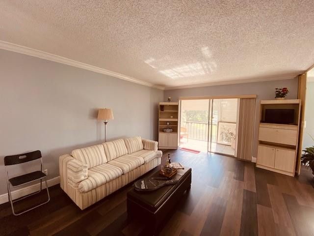 8990 S Hollybrook Boulevard, Pembroke Pines, FL 33025