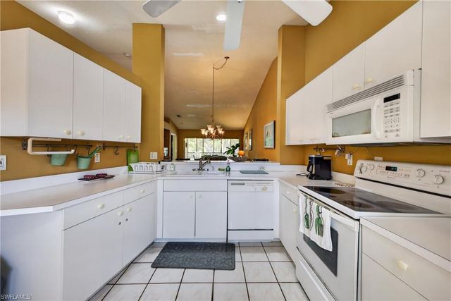 705 Luisa LN 822, Naples, FL 34104