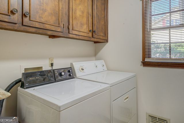 719 Clubhouse Drive, Conyers, GA 30094