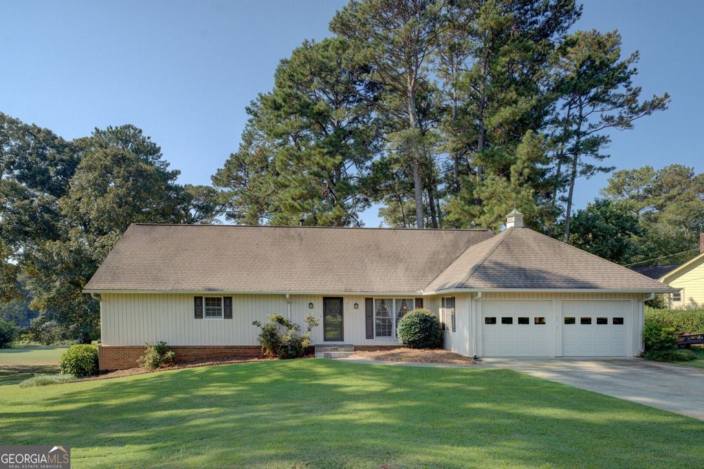 719 Clubhouse Drive, Conyers, GA 30094