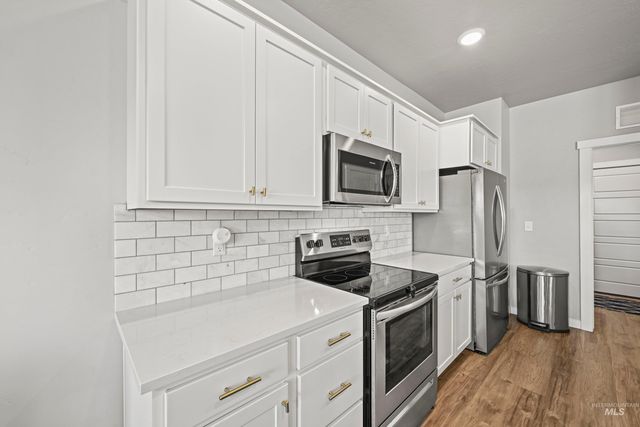 288 S Calf Creek Ave, Meridian, ID 83642