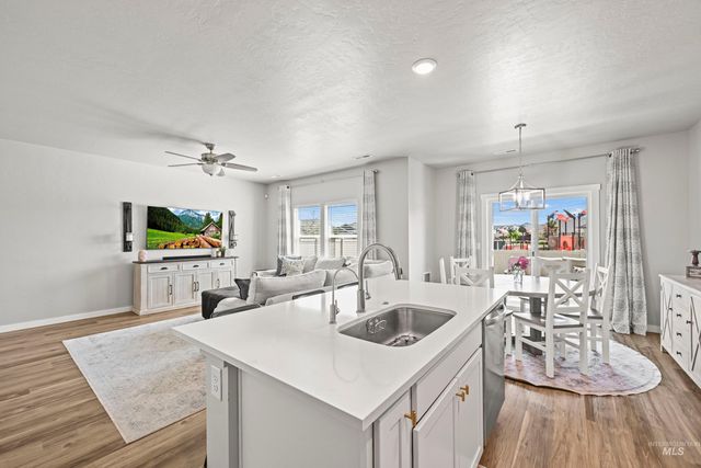 288 S Calf Creek Ave, Meridian, ID 83642