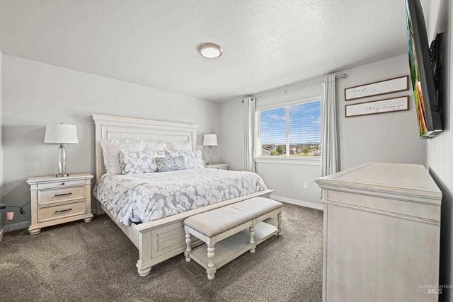 288 S Calf Creek Ave, Meridian, ID 83642