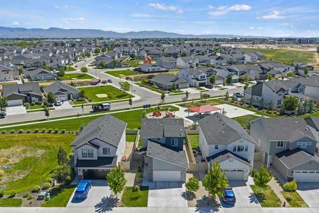 288 S Calf Creek Ave, Meridian, ID 83642