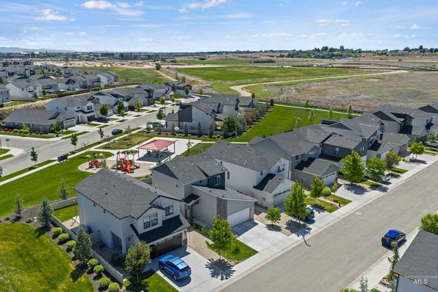 288 S Calf Creek Ave, Meridian, ID 83642