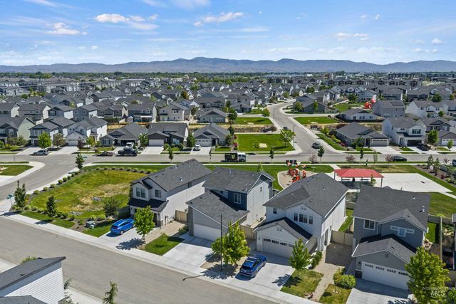 288 S Calf Creek Ave, Meridian, ID 83642