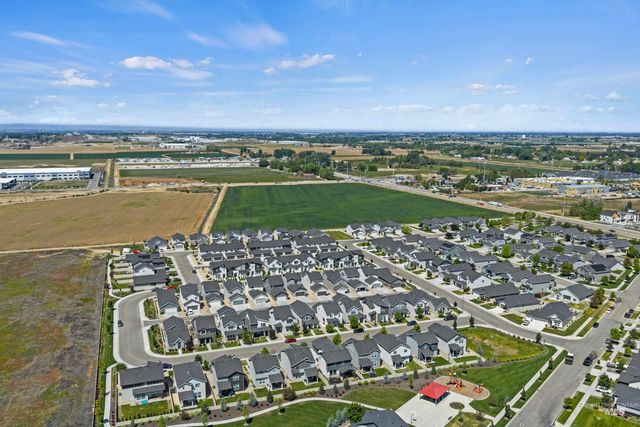 288 S Calf Creek Ave, Meridian, ID 83642