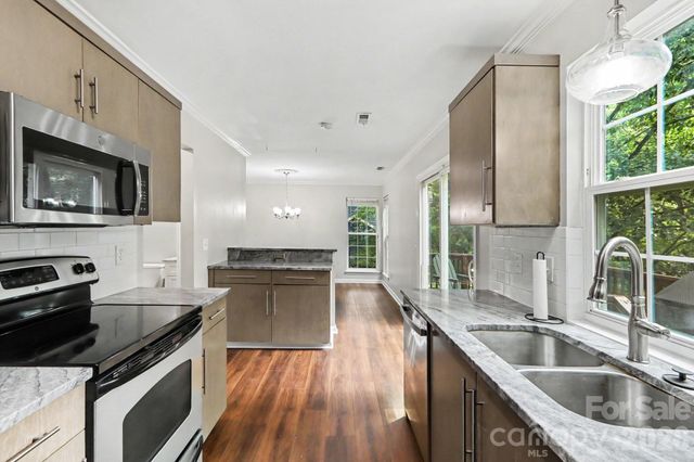 2132 Killarney Place, Charlotte, NC 28262