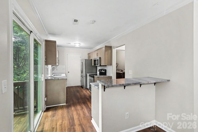 2132 Killarney Place, Charlotte, NC 28262