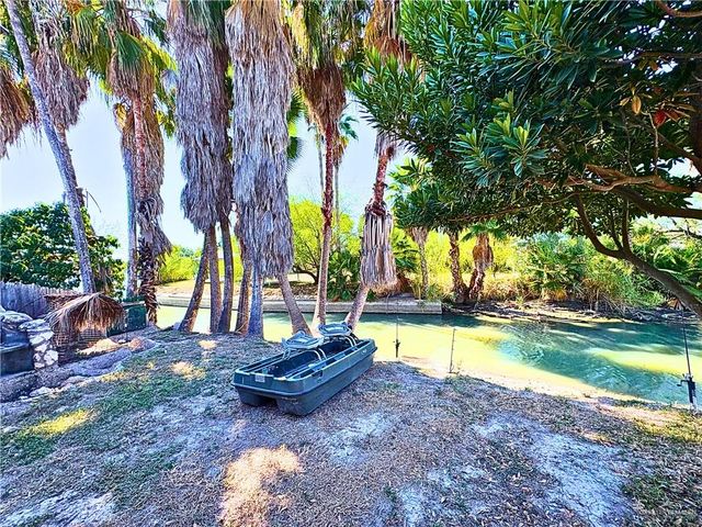 317 N Kika De La Garza Boulevard, La Joya, TX 78560