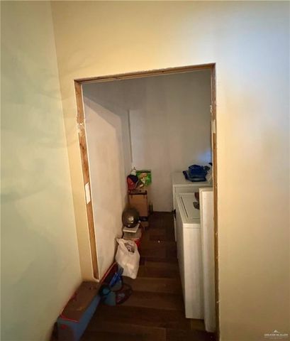 317 N Kika De La Garza Boulevard, La Joya, TX 78560