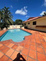 5550 SW 87th Ave, Miami, FL 33165