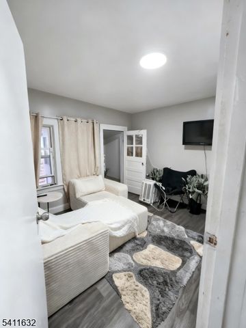 111 Ridgewood Ave, Newark City, NJ 07108