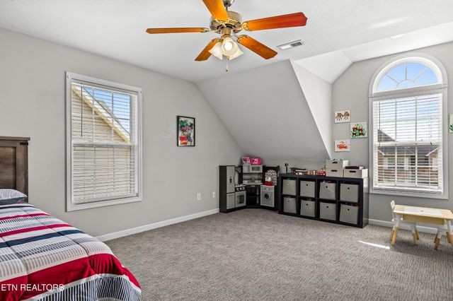 2911 Porch Swing Rd, Knoxville, TN 37938